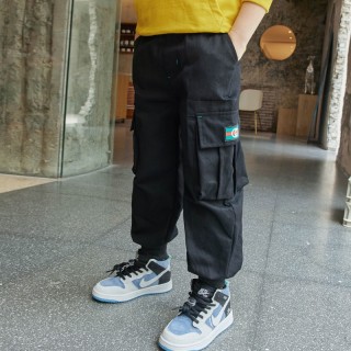 Quần dài kaki túi hộp Gucci