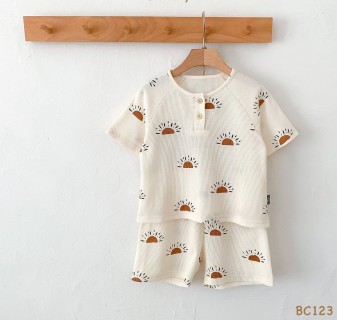 Bộ cộc DK cổ 2 cúc in hình mặt trời thumb