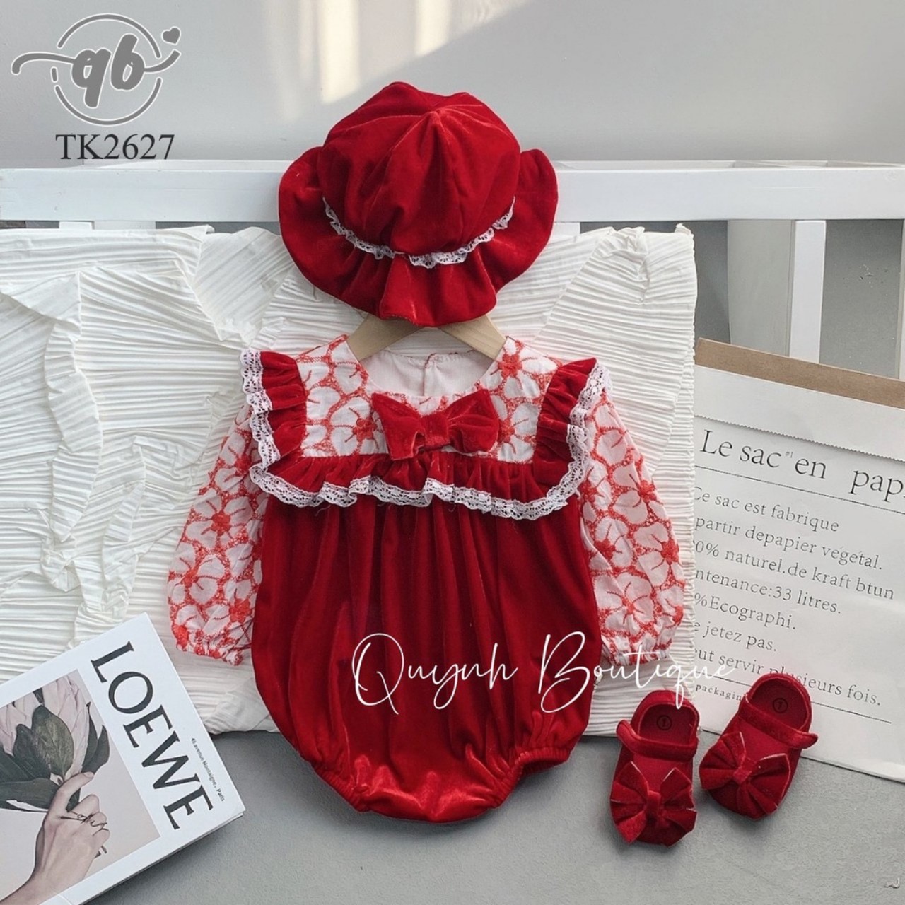 Body nơ ngực hoa đỏ kèm mũ