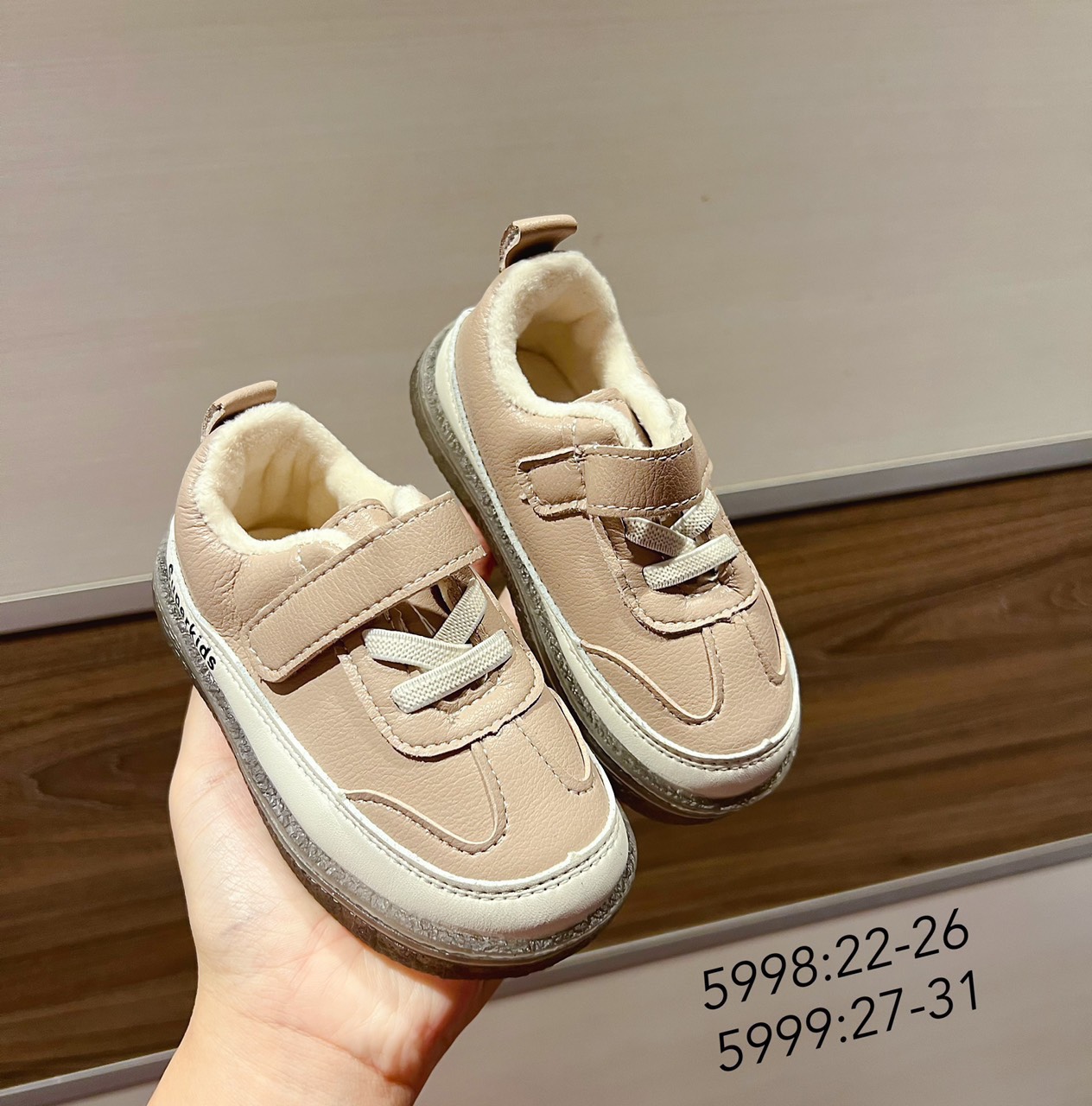 MTG2117 - Giày quai dán lót lông