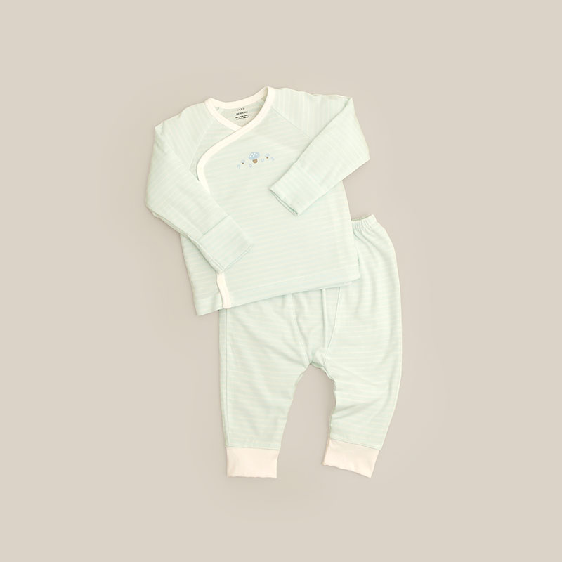 NOUS - Bộ cài lệch kẻ xanh trắng hình nấm - S22B25KHM01P