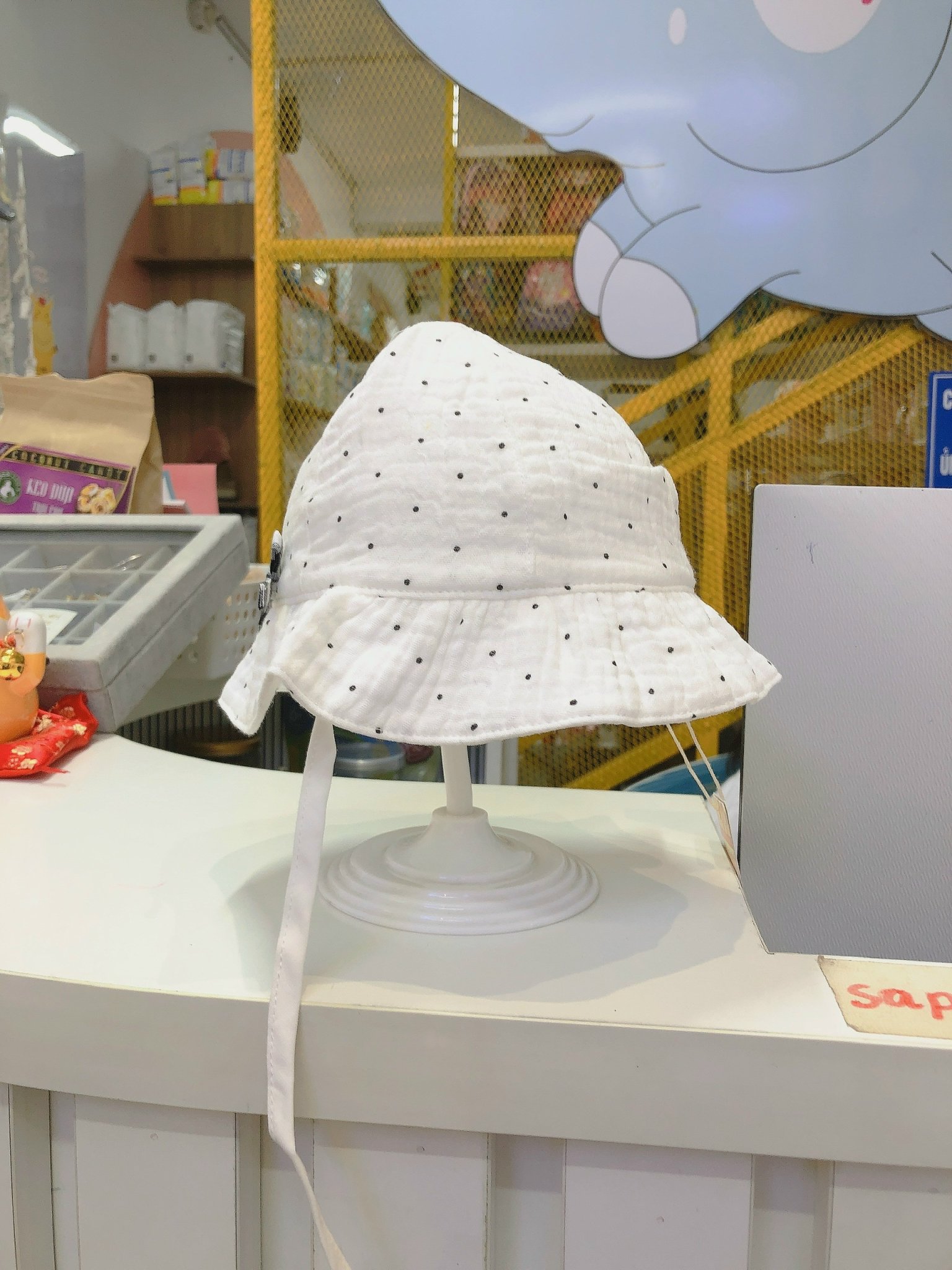 SULI - Mũ vải rộng vành chấm đen có dây buộc Size 44cm